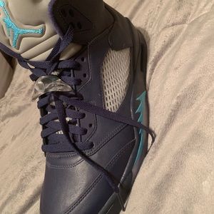 Meet your Posher, Devin